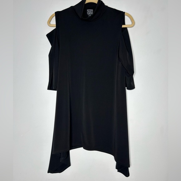 Clara Sun Woo Black Mock Neck Cold Shoulder 1/2 Sleeve Knit Tunic Top Size XS - Picture 2 of 11